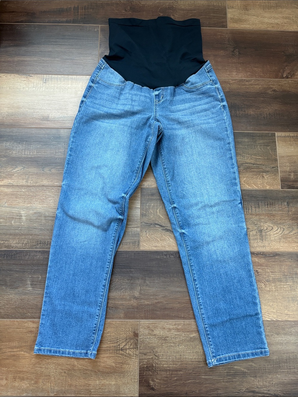 1822 Denim Over the Bump Ankle Straight Leg Maternity Jeans, size 8/29